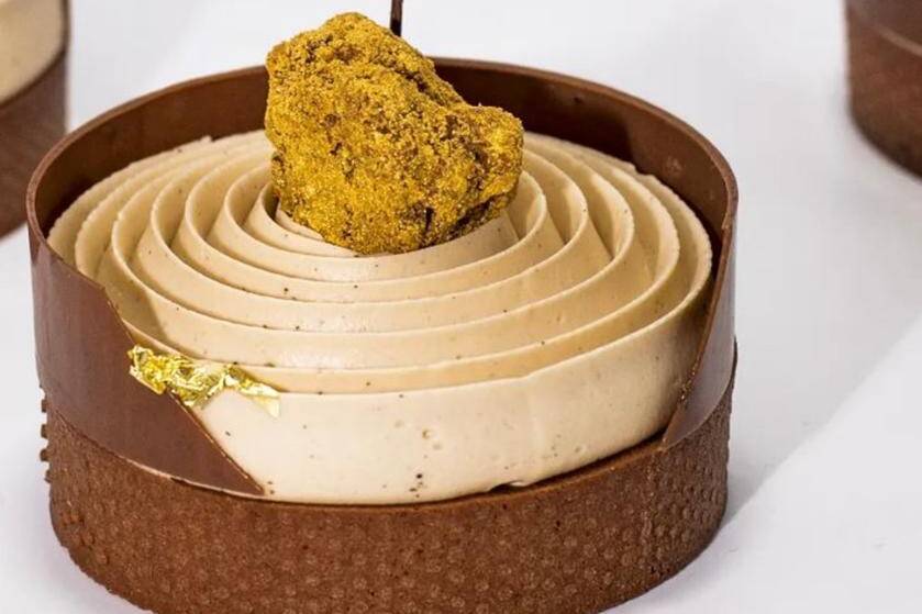 Pistachio milkshake mousse tarte