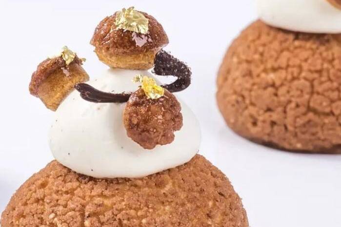Vanilla profiteroles